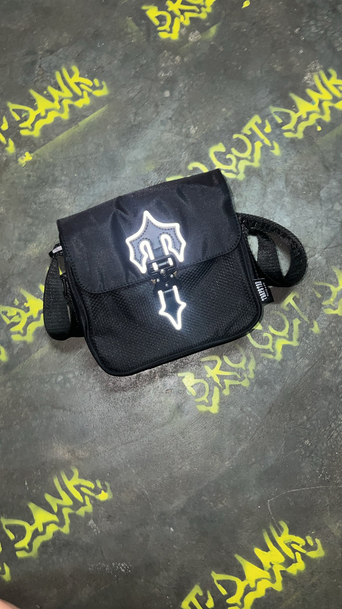 Trapstar Irongate T-cross Body Bag - Black/Reflective