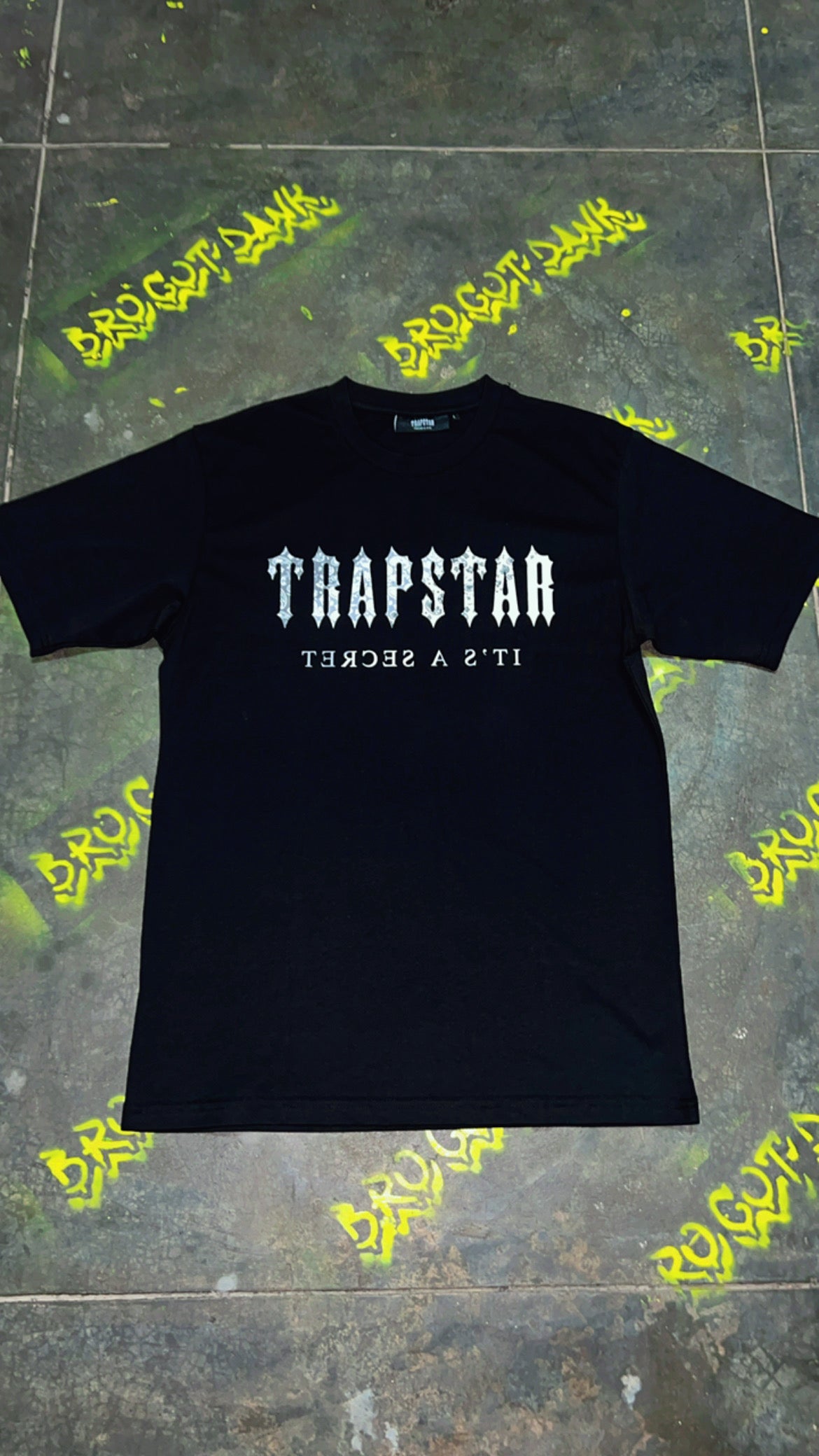 Trapstar Decoded Paisley
Monochrome Edition TEE Black